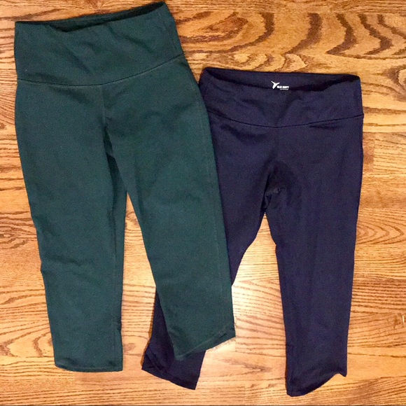 Old Navy Pants - Old Navy Active women’s cropped leggings Medium